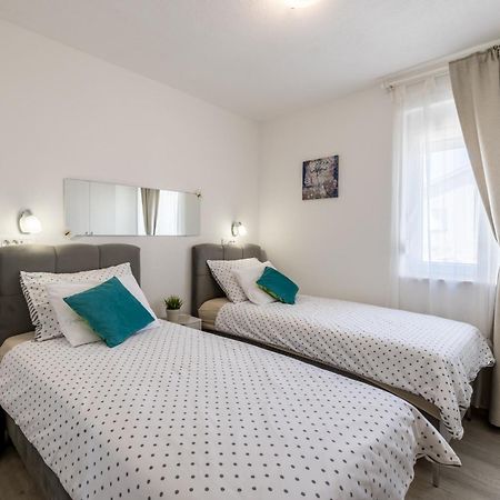 Apart Sa Terasom 250M Od Plaze,Parking,Wi Fi,Rostilj Trogir Exteriör bild