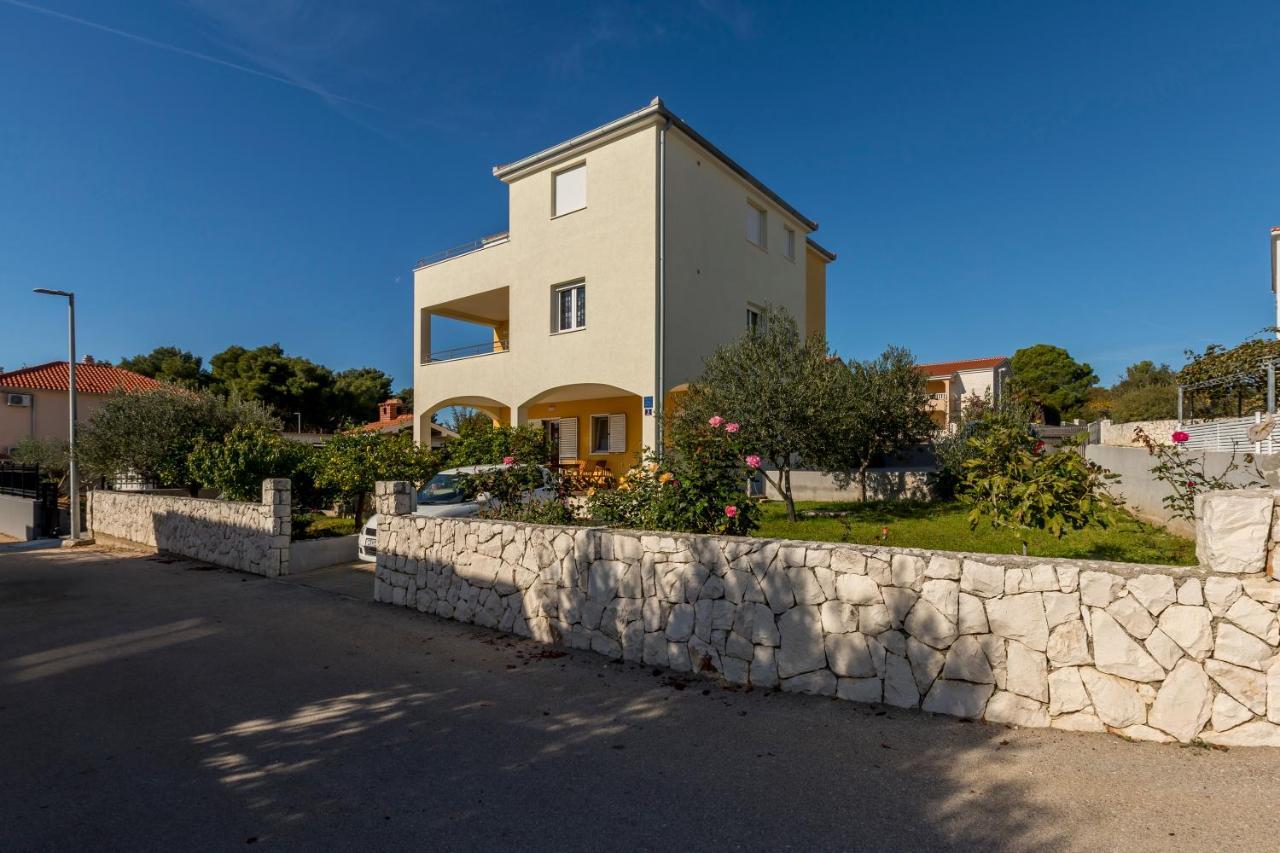 Apart Sa Terasom 250M Od Plaze,Parking,Wi Fi,Rostilj Trogir Exteriör bild