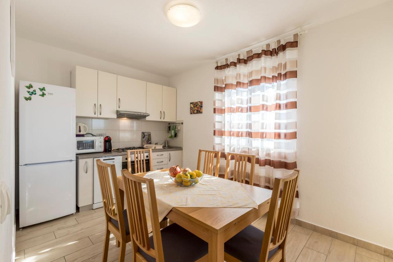 Apart Sa Terasom 250M Od Plaze,Parking,Wi Fi,Rostilj Trogir Exteriör bild
