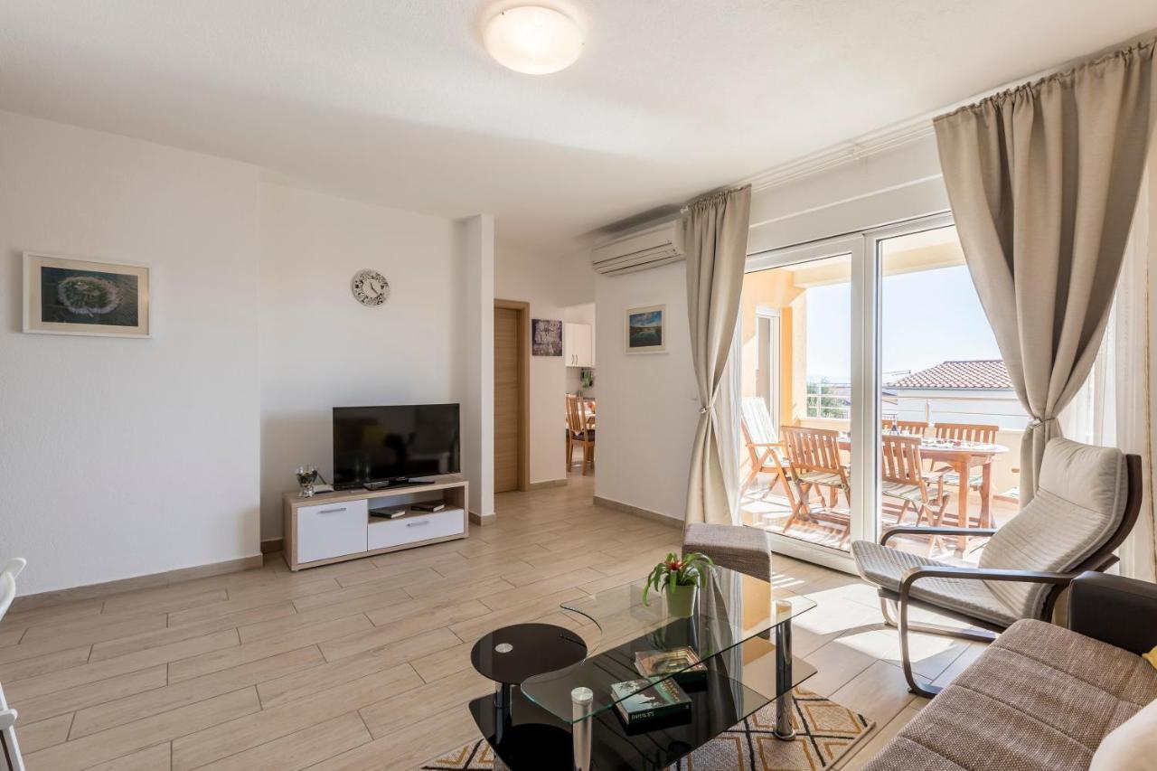 Apart Sa Terasom 250M Od Plaze,Parking,Wi Fi,Rostilj Trogir Exteriör bild
