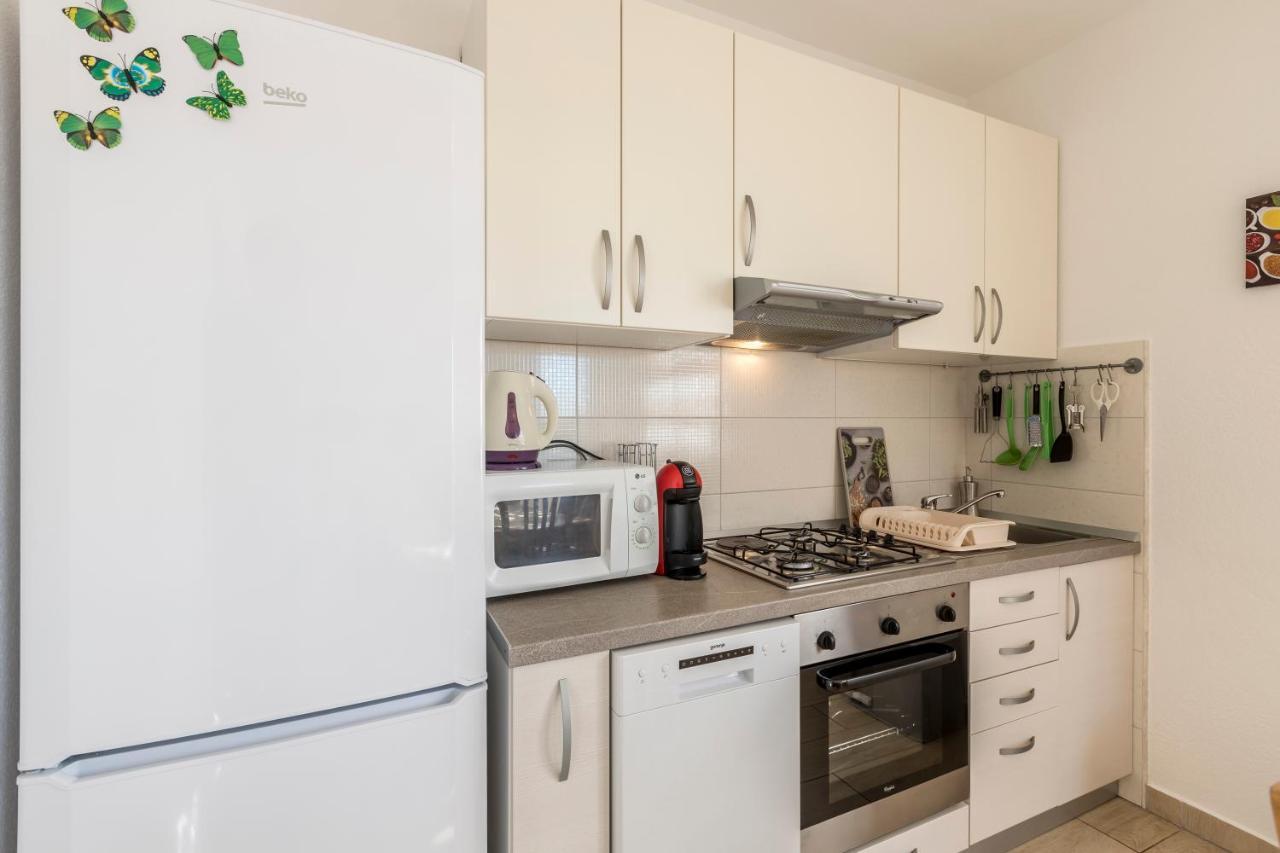 Apart Sa Terasom 250M Od Plaze,Parking,Wi Fi,Rostilj Trogir Exteriör bild