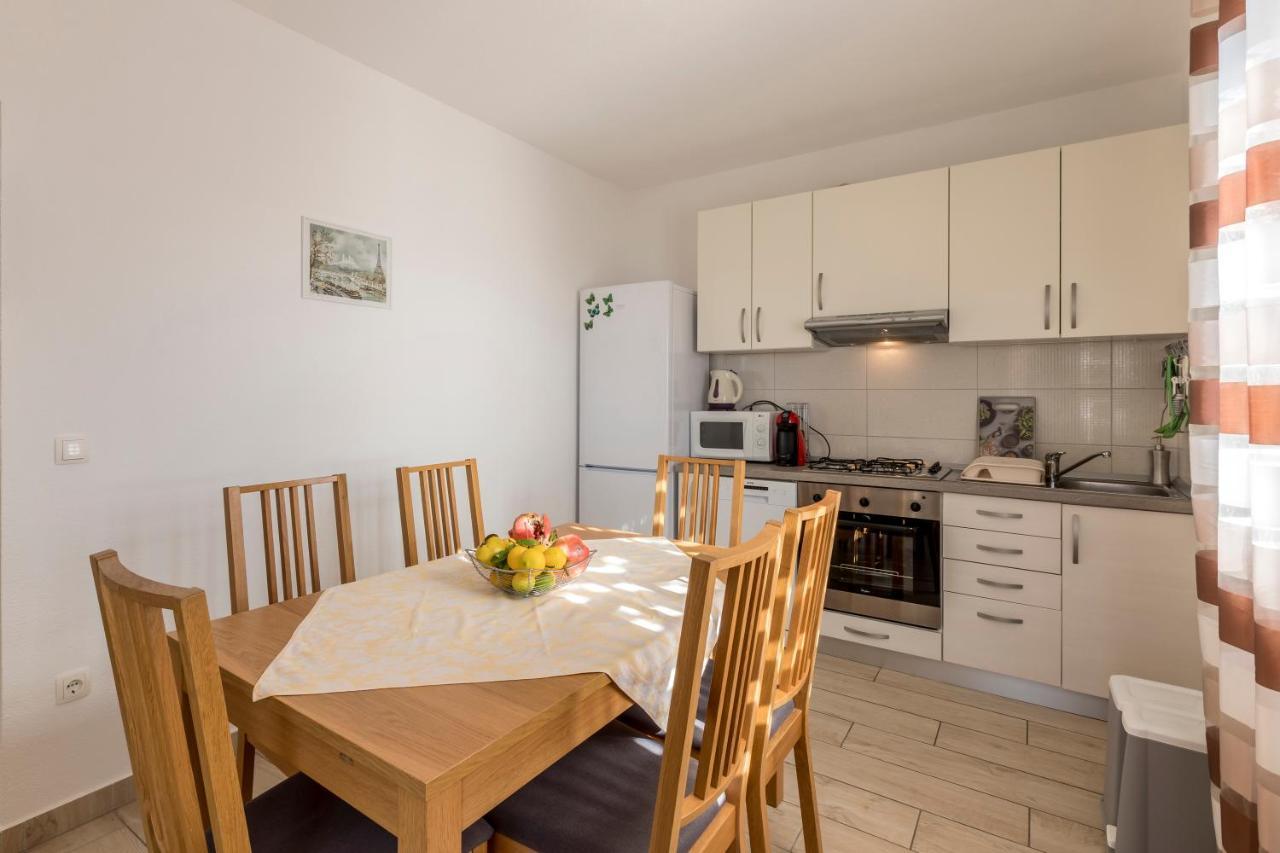 Apart Sa Terasom 250M Od Plaze,Parking,Wi Fi,Rostilj Trogir Exteriör bild