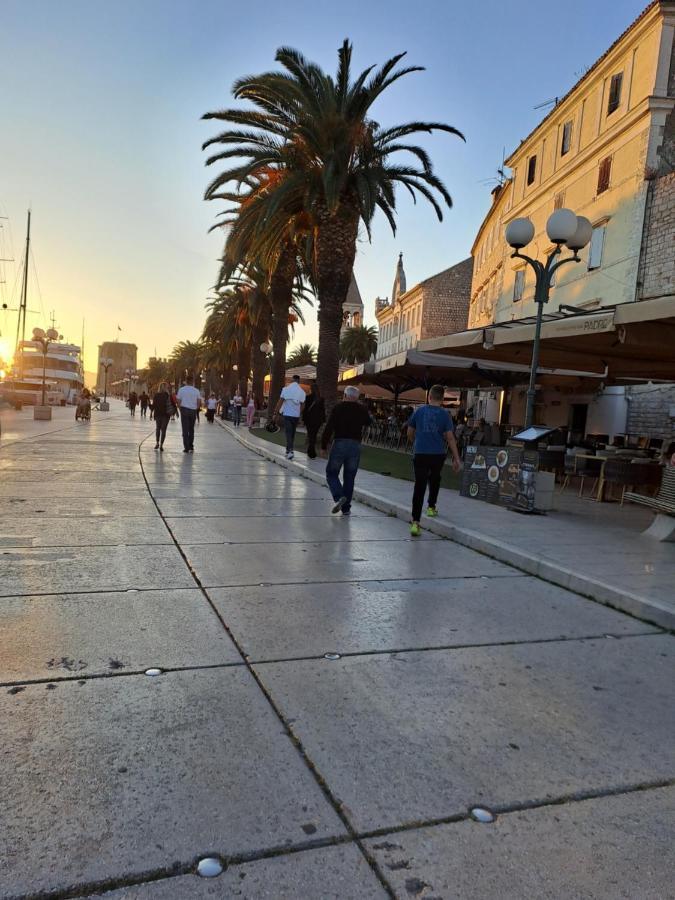 Apart Sa Terasom 250M Od Plaze,Parking,Wi Fi,Rostilj Trogir Exteriör bild