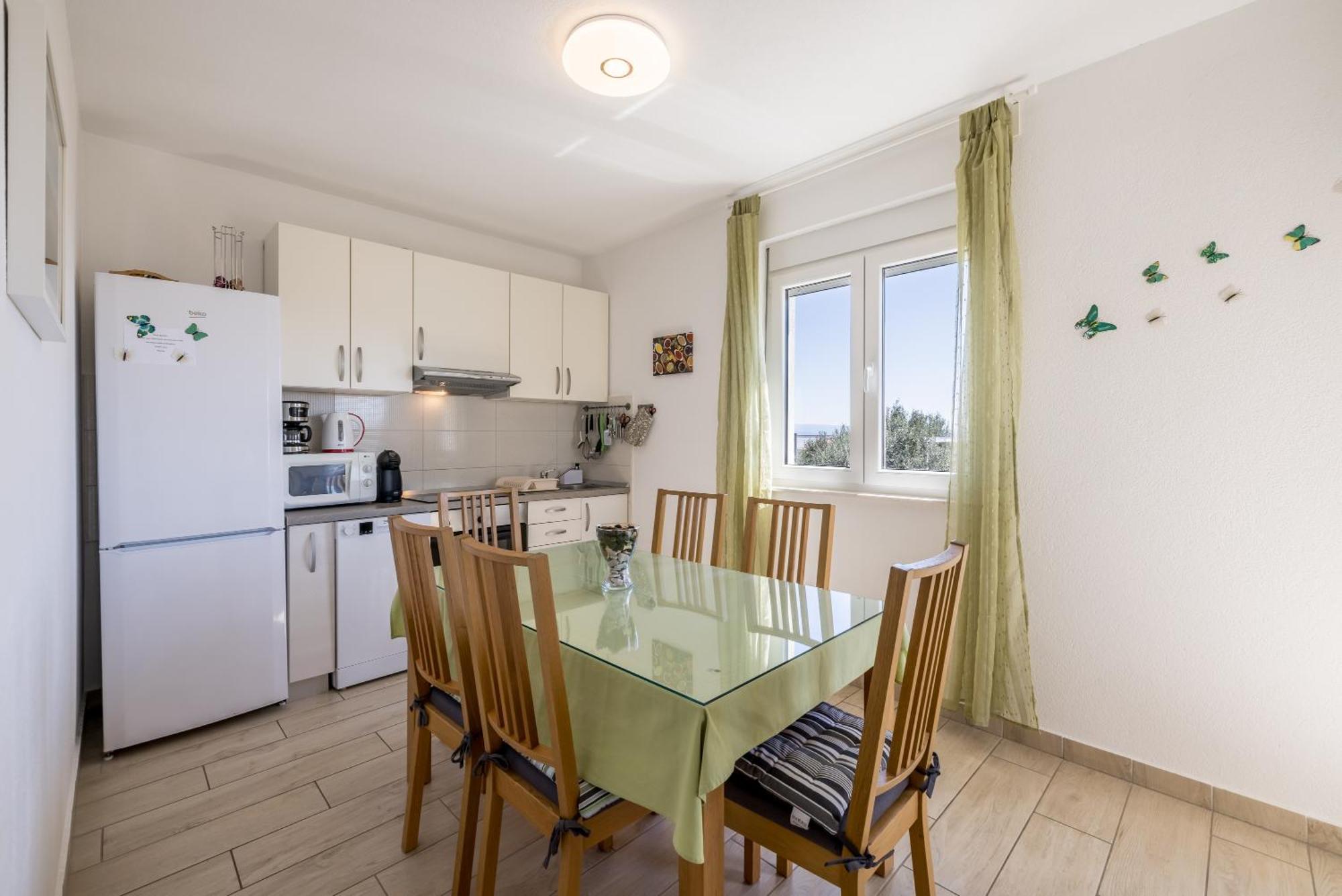 Apart Sa Terasom 250M Od Plaze,Parking,Wi Fi,Rostilj Trogir Exteriör bild