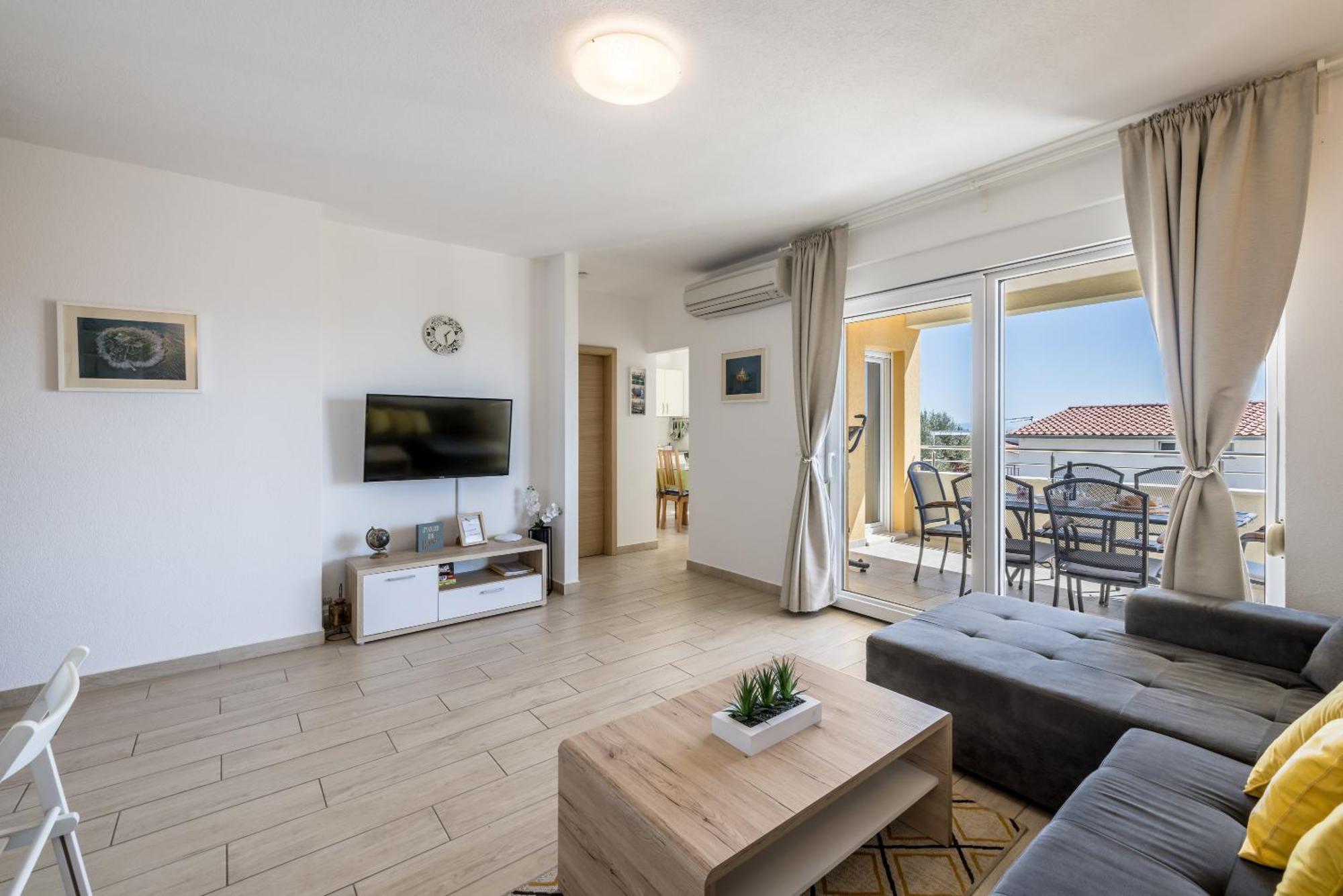 Apart Sa Terasom 250M Od Plaze,Parking,Wi Fi,Rostilj Trogir Exteriör bild