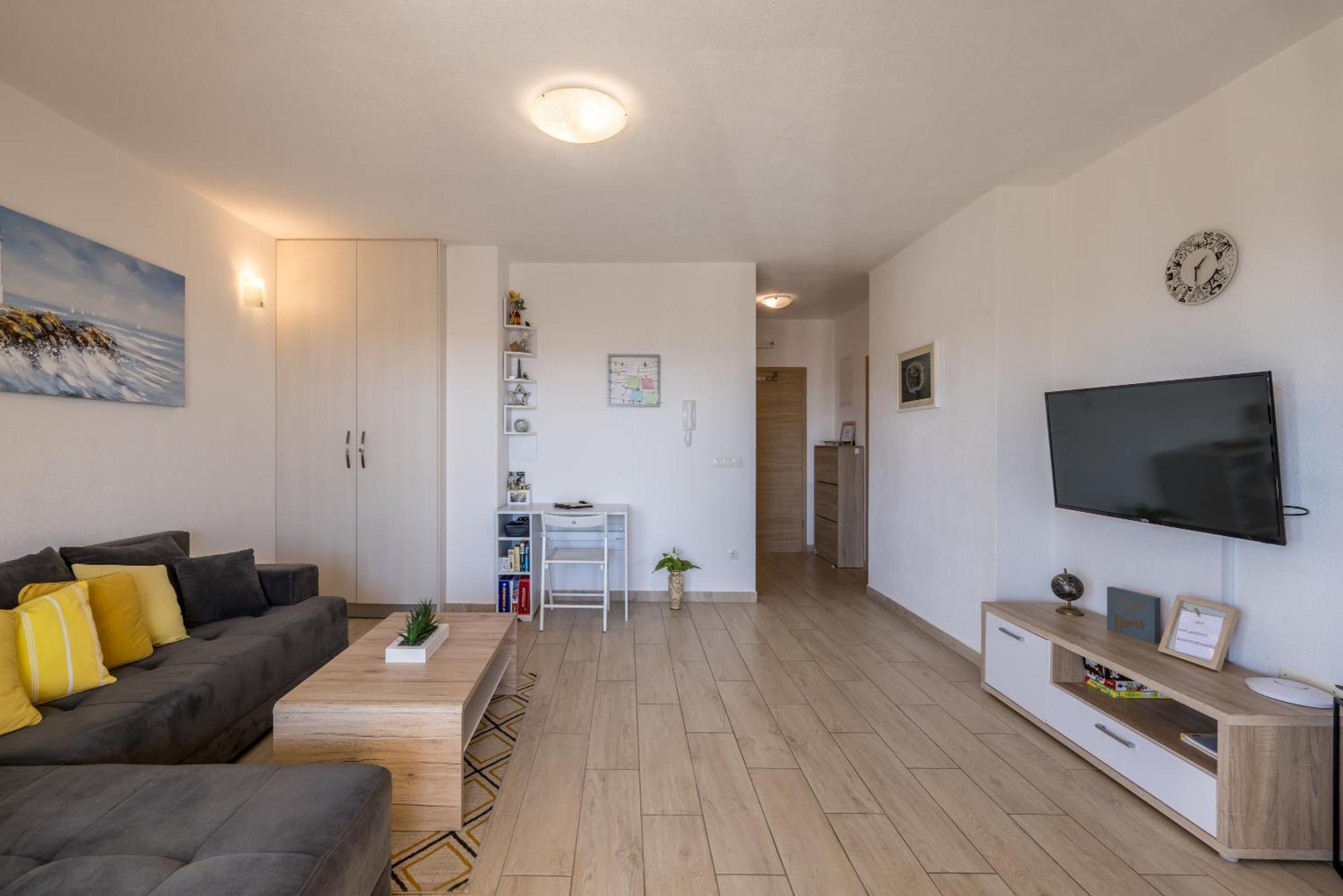 Apart Sa Terasom 250M Od Plaze,Parking,Wi Fi,Rostilj Trogir Exteriör bild